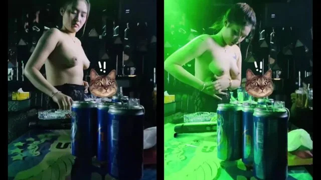 Cuối tuần đi hát khỏa thân cùng anh em